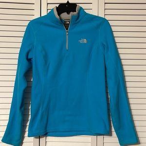 Blue The North Face pullover, I’m great condition, very warm!